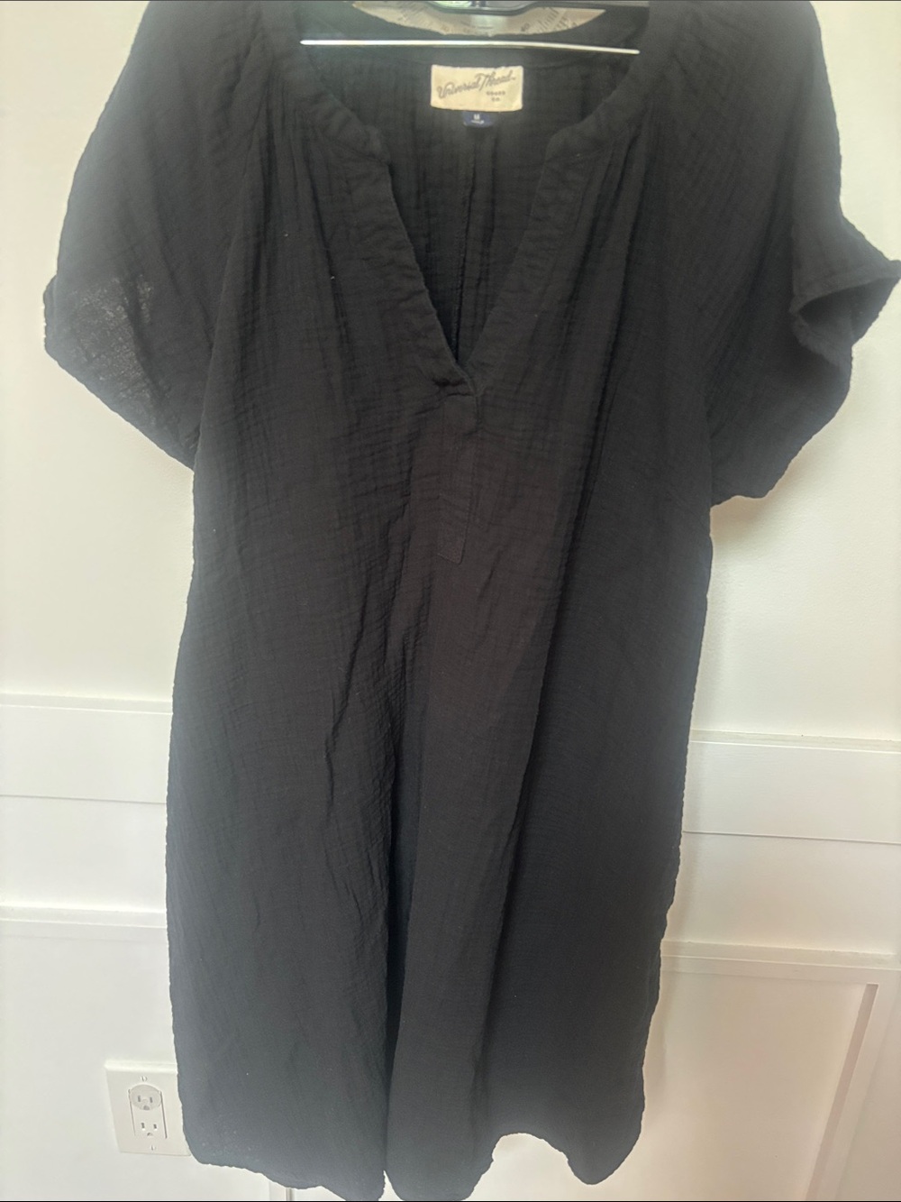 Universal Thread midi dress black v neck textured cotton size medium